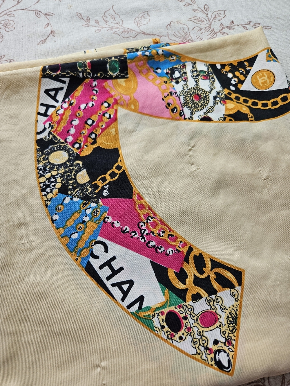 Vintage CHANEL 100% Silk Scarf/Wrap 50"x51" Made In France - Picture 11 of 11